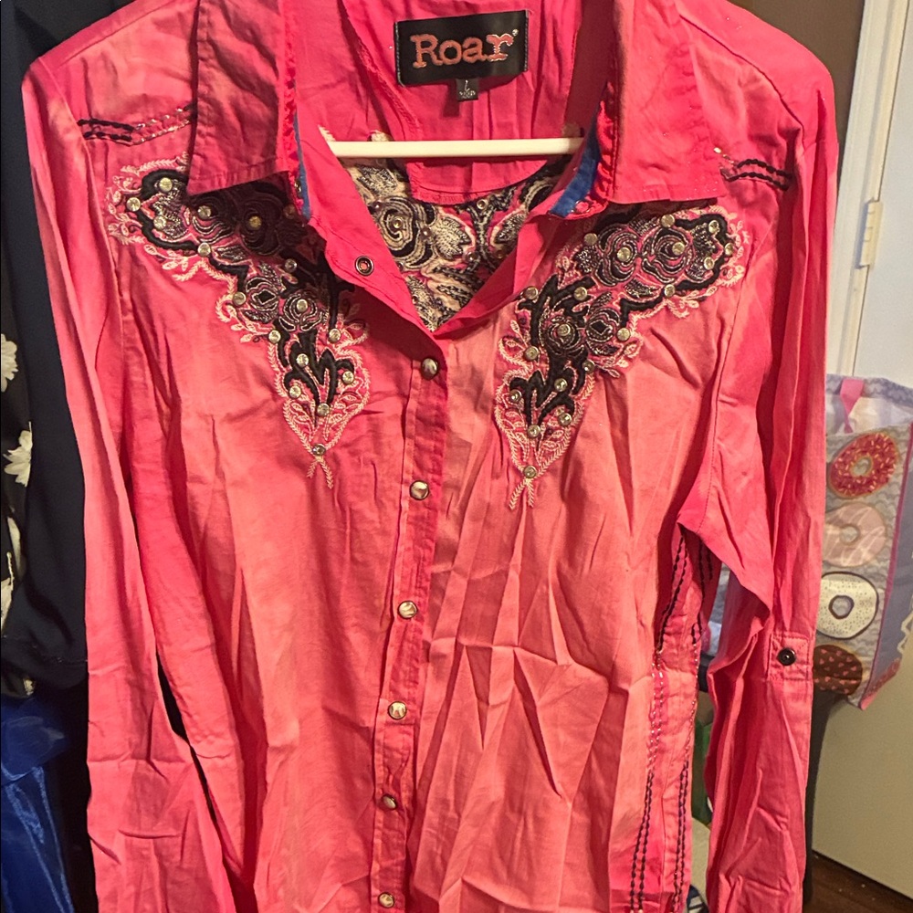 Roar Vibrant Pink Embroidered Shirt